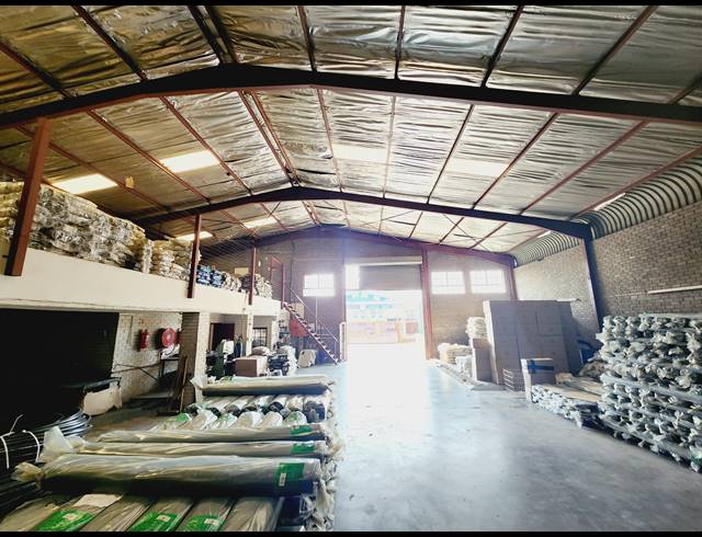 872M² WAREHOUSE FOR SALE IN KYA SANDS
